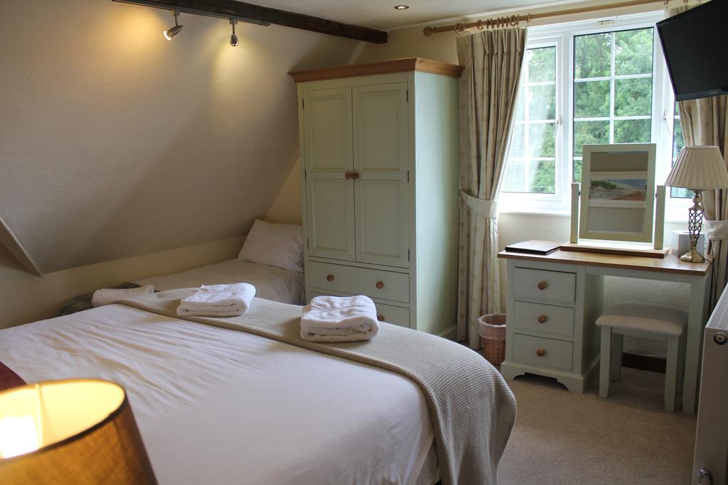 Three Horseshoes Country Inn Barry Bilik gambar
